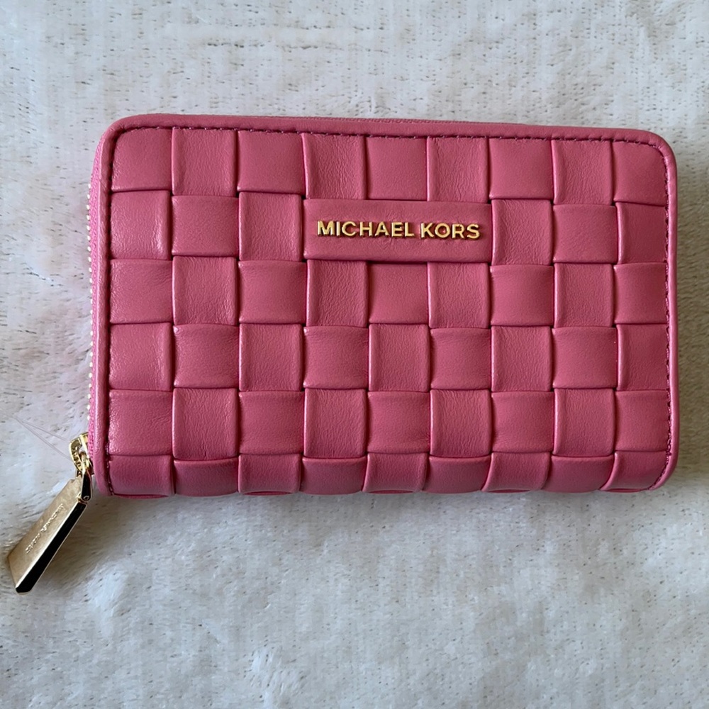 NWOT Michael Kors Woven Leather Zip around Wallet Tea Rose/light pink color